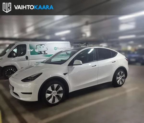 Tesla Model Y RWD Aut # Vetokoukku, Lämpöpumppu, Autopilot, Adapt.vakkari, 2 x renkaat, Sähkötakaluukku, Peruutuskamera, Suomi-auto