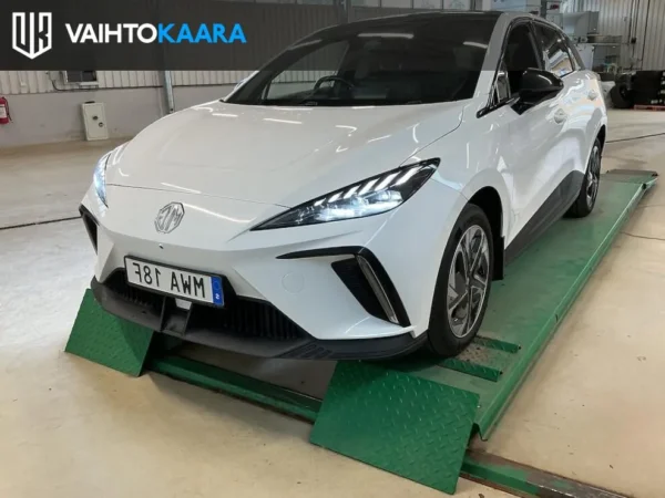 MG MG4 64kWh Luxury 150kW # Adapt.vakkari, 360 kamerat, Navigointi, Blis, Parkkitutkat, 2 x renkaat #