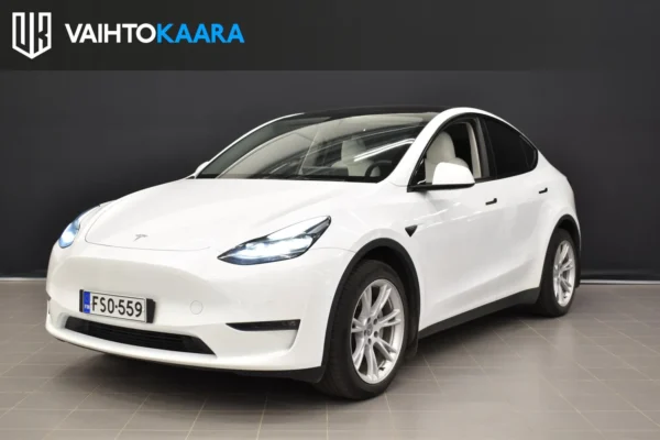 Tesla Model Y Long Range Dual Motor Awd # Valkoinen sisusta, AMD Ryzen, Alkuperäinen vetokoukku sekä kahdet rengas- ja vannesarjat #