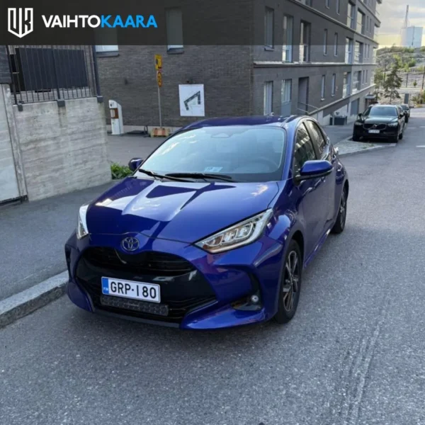 Toyota Yaris 1,5 Hybrid 116 Victory Edition # Uniikki yksilö!! # Vetokoukku ja Webasto puhelinohjauksella, Juuri huollettu  #