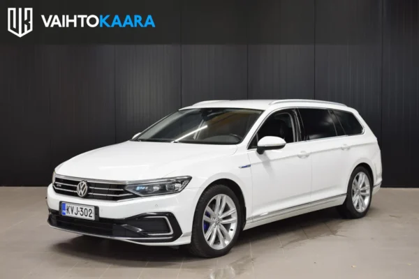 Volkswagen Passat Variant GTE Plug-in hybrid DSG # Adapt.vakkari, Kessy, Webasto, Koukku, Navi, Kamera, Tutkat, 2 x renkaat vanteilla #