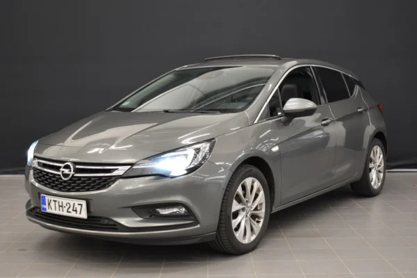 Opel Astra 5-ov Innovation CNG 1,4 Turbo ECOTEC Start/Stop 81kW MT6 # Vakkari, Keyless, Navi, Kattoluukku, Lohkolämmitin #