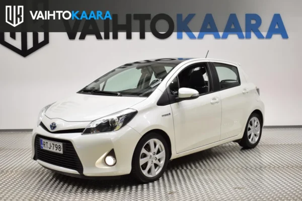 Toyota Yaris Hybrid Style 5ov # 5ov Aut. # Super Hieno Hybridi Yaris # Panorama, Kamera, Puolinahkaverhoilu #