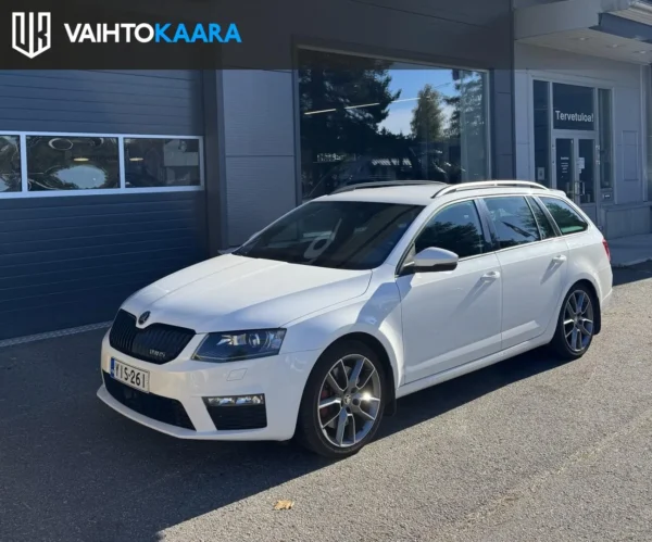 Skoda Octavia Combi 2,0 TSI RS # Rivakka perhesportti # Webasto, Adapt.vakkari, Xenonit, Sähkötakaluukku, Peruutuskamera #