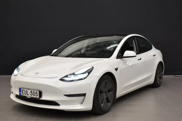Tesla Model 3 Long Range Dual Motor Awd Refresh # Autopilot, Adapt.vakionopeudensäädin, Sähkötakaluukku, 2 x renkaat vanteilla #