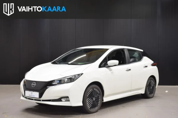 Nissan Leaf e+ Acenta # Adaptiivinen vakkari, Blis, Peruutuskamera, Lämmitettävä ratti, 2 x renkaat ja vanteet #