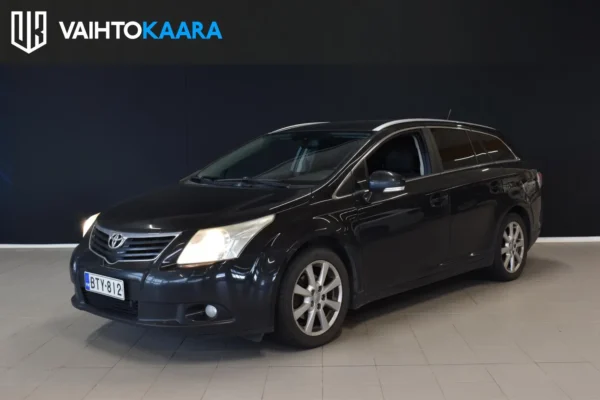 Toyota Avensis 2,0 Valvematic Linea Sol Plus Wagon # Ilmastointi, Vakkari, Lohkolämmitin, Sisätilanpistoke, 2x alut, Penkinläm. YMS #