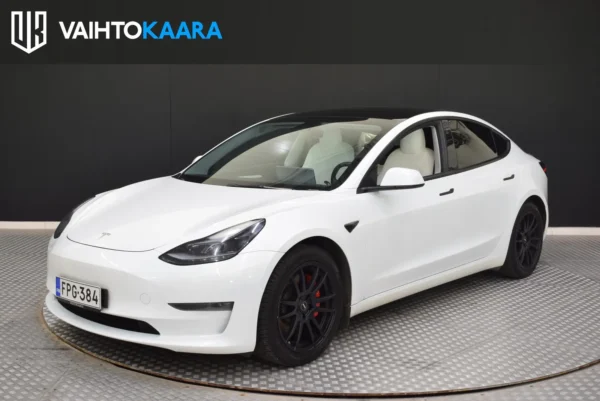 Tesla Model 3 Performance Dual Motor AWD # White on white, Led-valot, Adapt. vakkari, Kamera, Navi, Nahat, Sähköluukku, 2x renkaat #