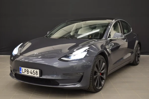 Tesla Model 3 Performance