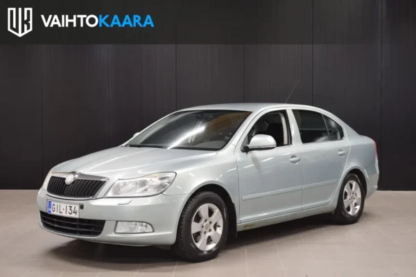 Skoda Octavia 1,8 TSI Elegance DSG Autom. # Suomi-auto, Lohkolämmitin + sisäpistoke, Vetokoukku, Vakkari, 2x renkaat ja vanteet #