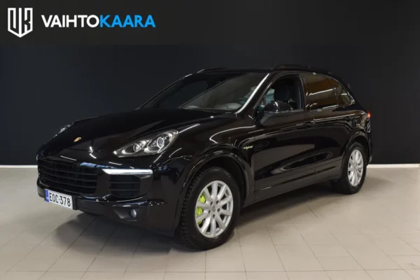 Porsche Cayenne S E-hybrid Platinum Edition # Varusteltu Suomi-auto, Boset, 18-Suuntaiset istuimet, Panoraama, 2 x renkaat #